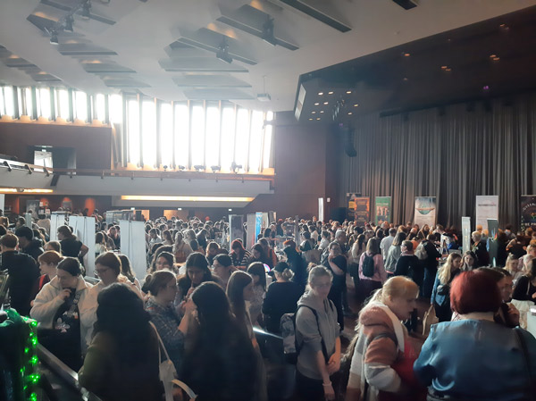 Stuttgarter Buchmesse: Viele Menschen